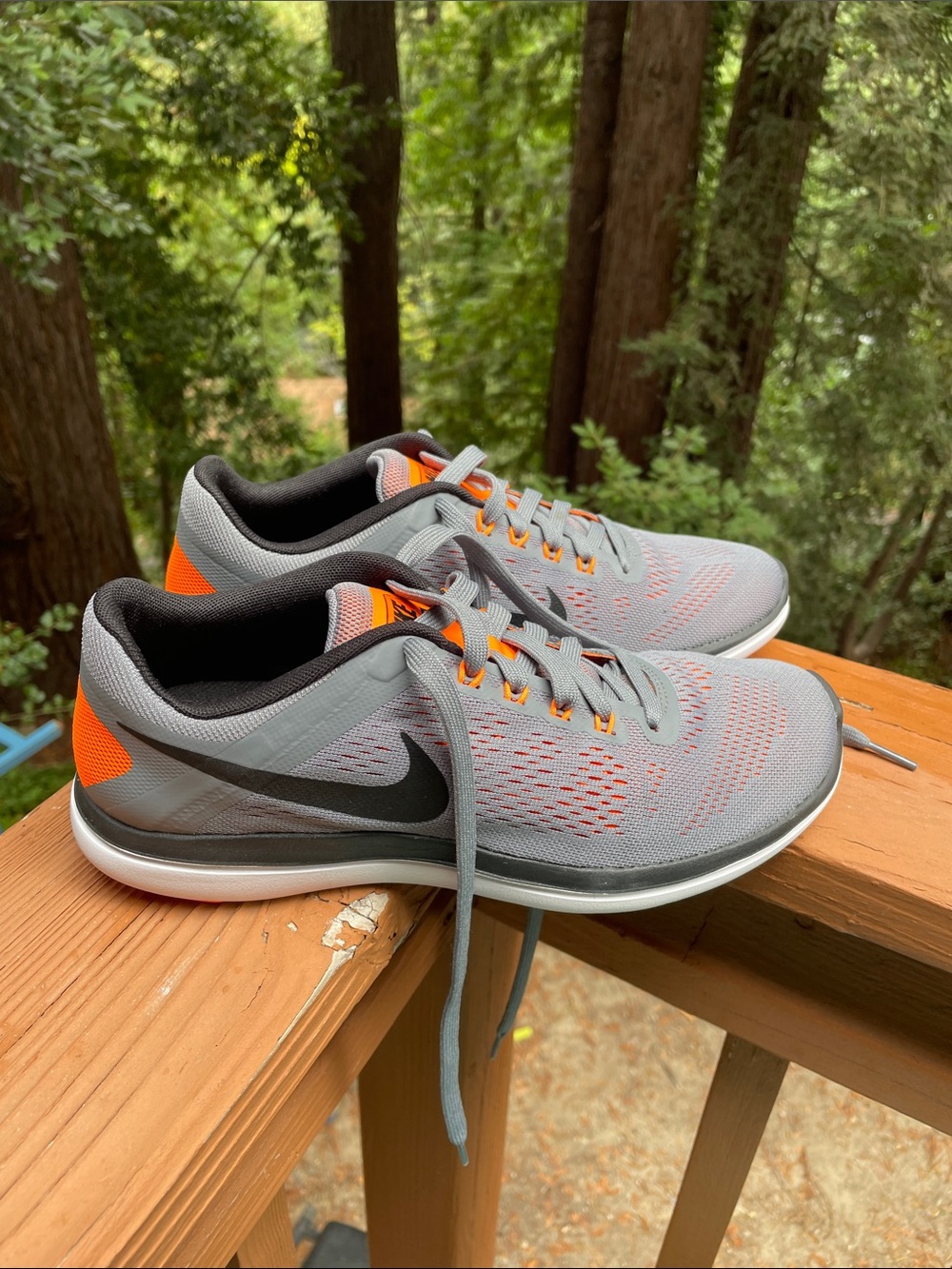 NIKE Women’s FITSOLE Grey and Orange Athletic Running Sneakers Sz 8.5M MINT